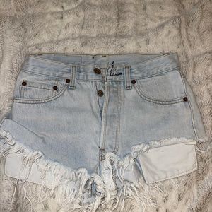 Levi’s light wash cut off Jean shorts